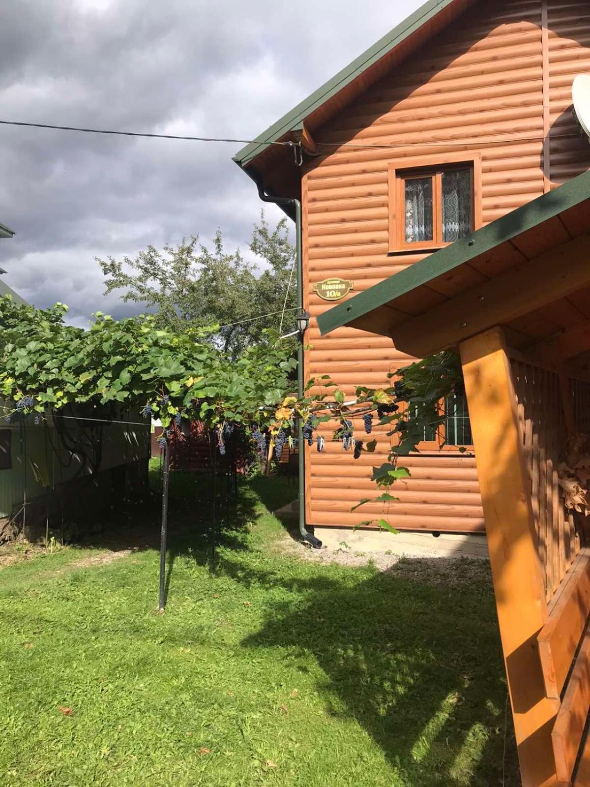 Базилік Hotell Jaremtje Exteriör bild